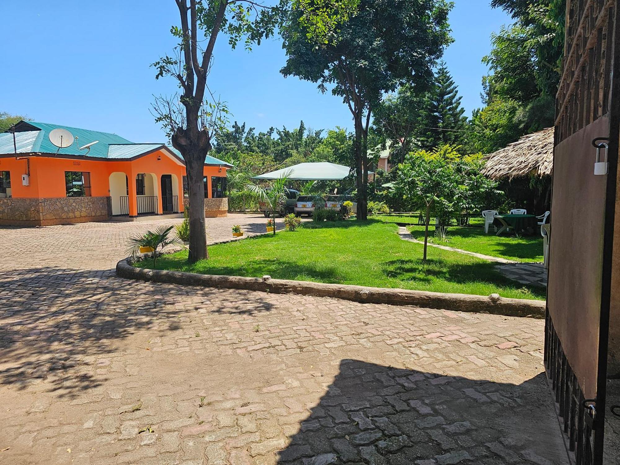 B-More Comfort Stay Boma la Ngombe Kültér fotó