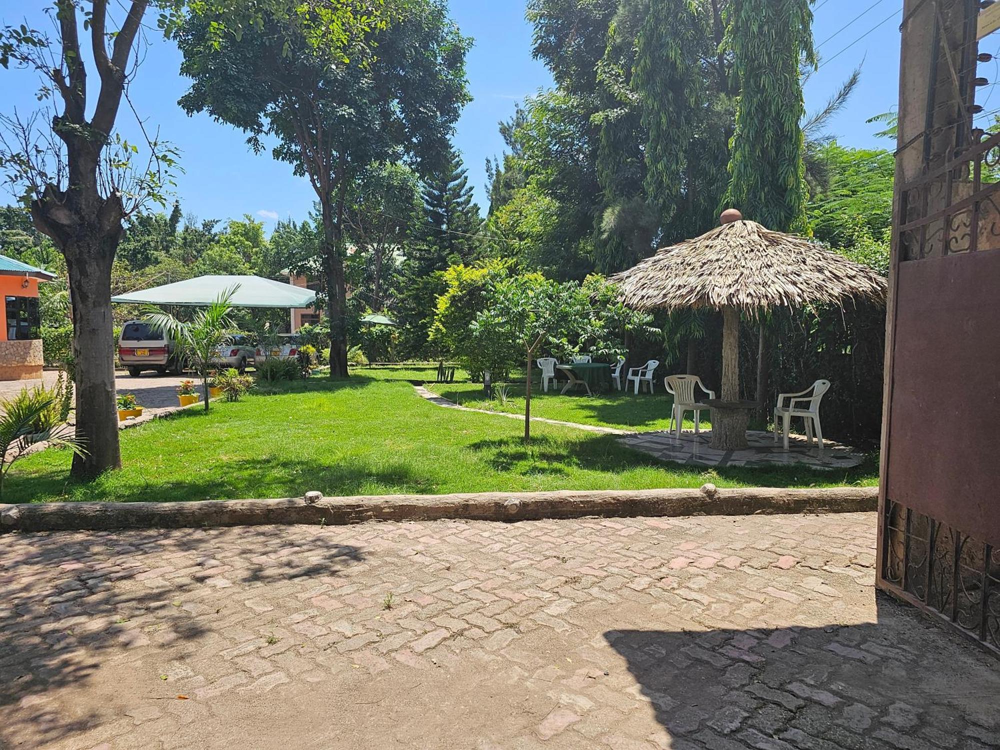 B-More Comfort Stay Boma la Ngombe Kültér fotó