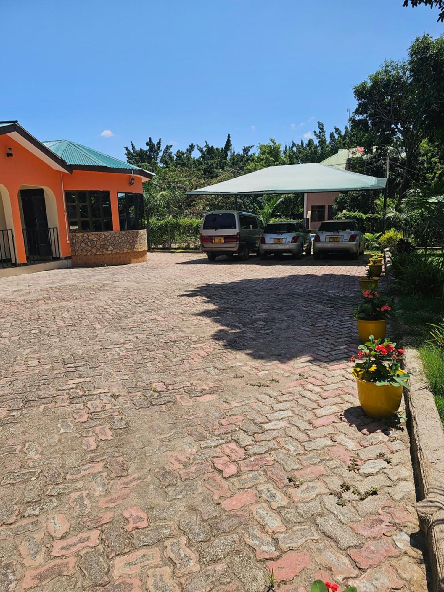 B-More Comfort Stay Boma la Ngombe Kültér fotó