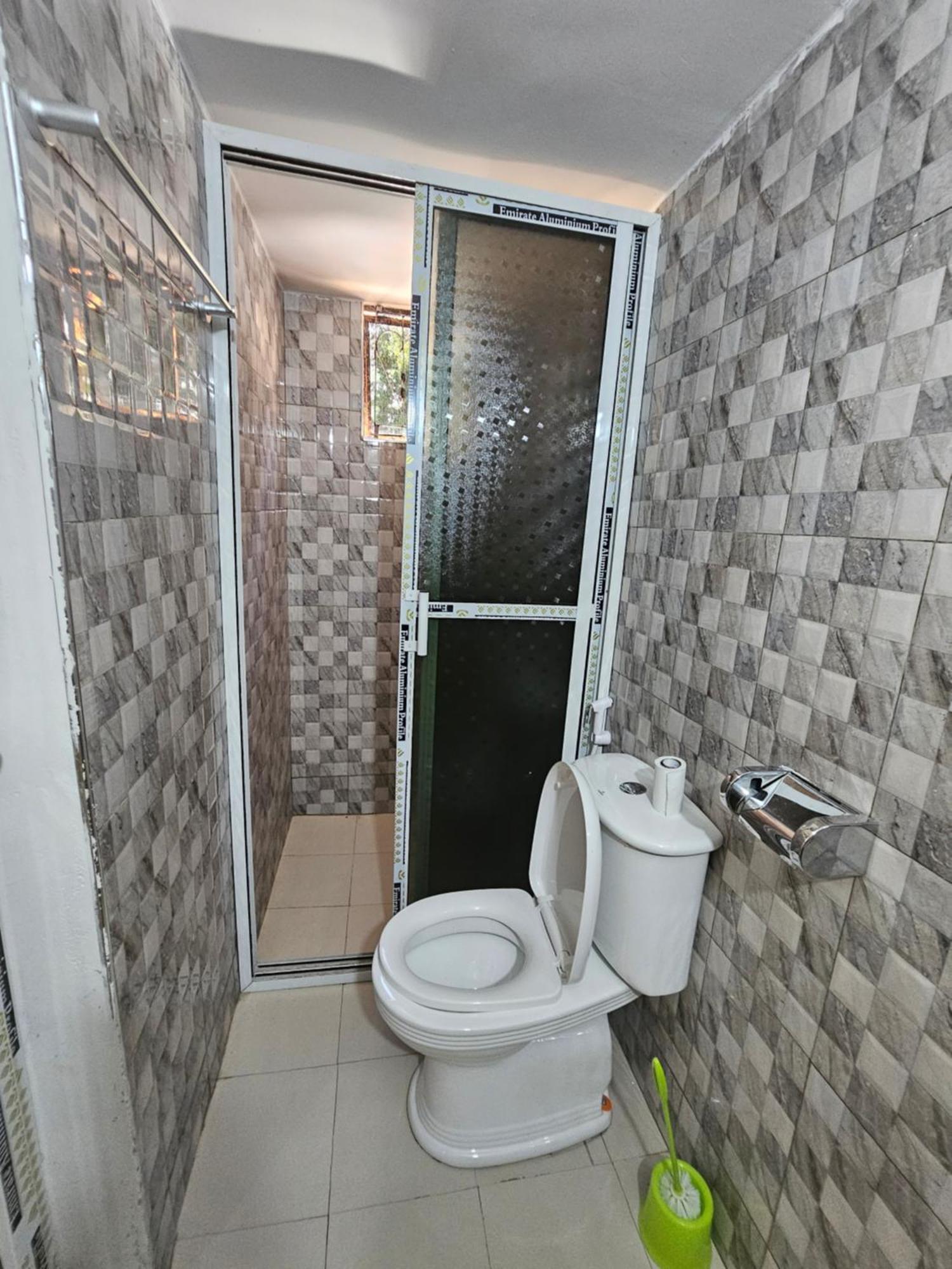 B-More Comfort Stay Boma la Ngombe Kültér fotó